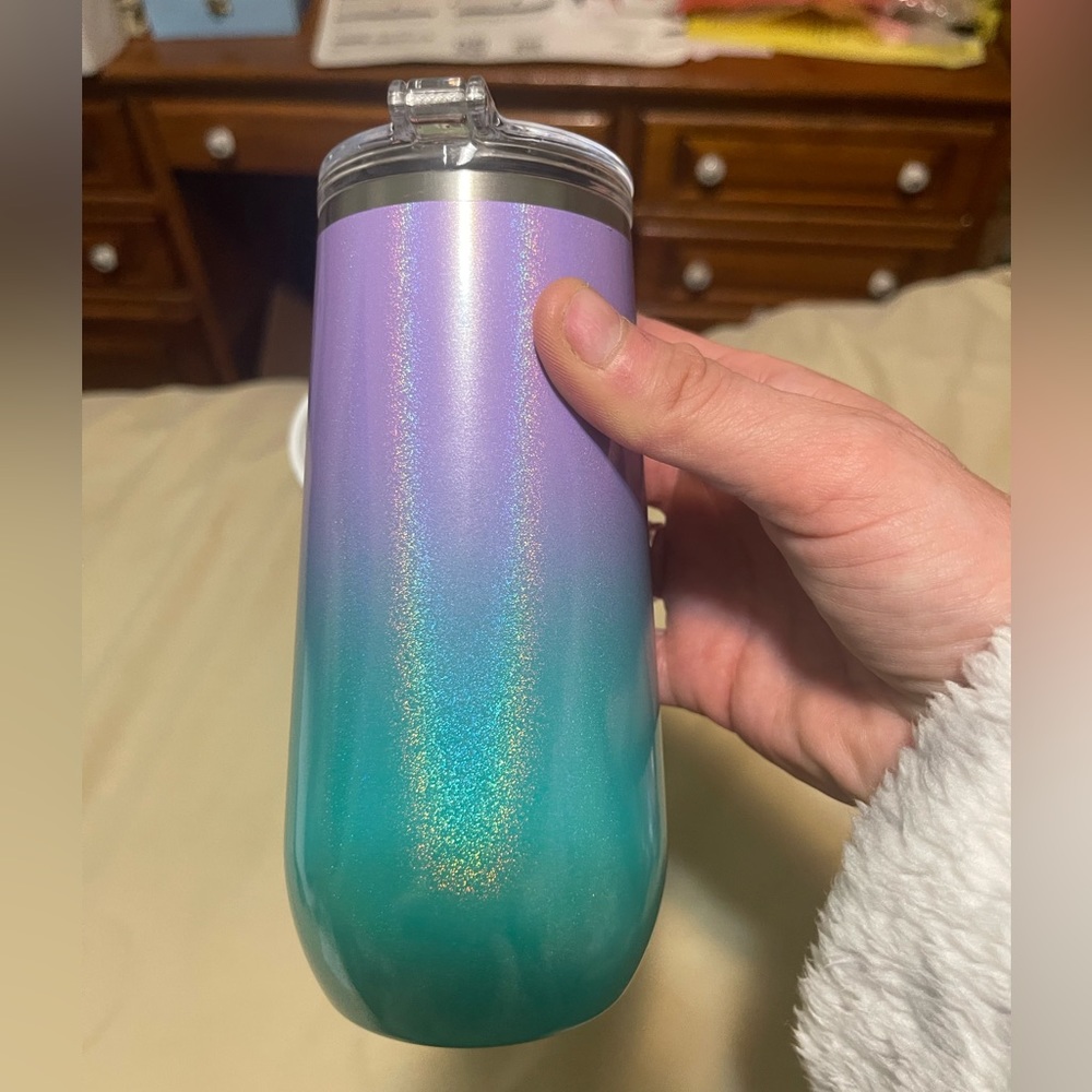 BrüMate Glitter Ombré Flute in the mermaid color